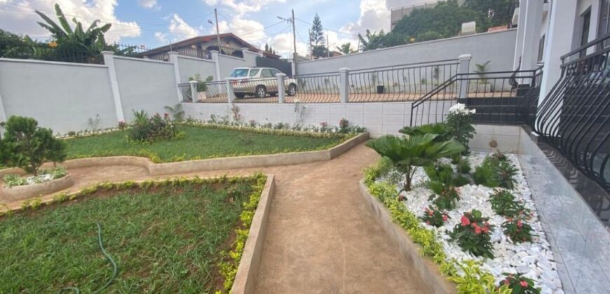 Very nice Duplex with outbuilding for sale in the Maetur biteng district – Yaoundé 200 000 000 CFA