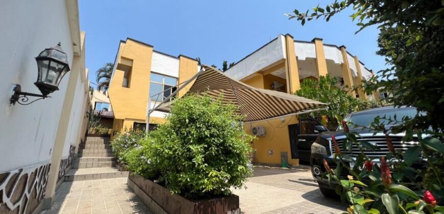 SUPERB VILLA OF 2800m² WITH 6 BEDROOM BUILDING IN KINSHASA-NGALIEMA