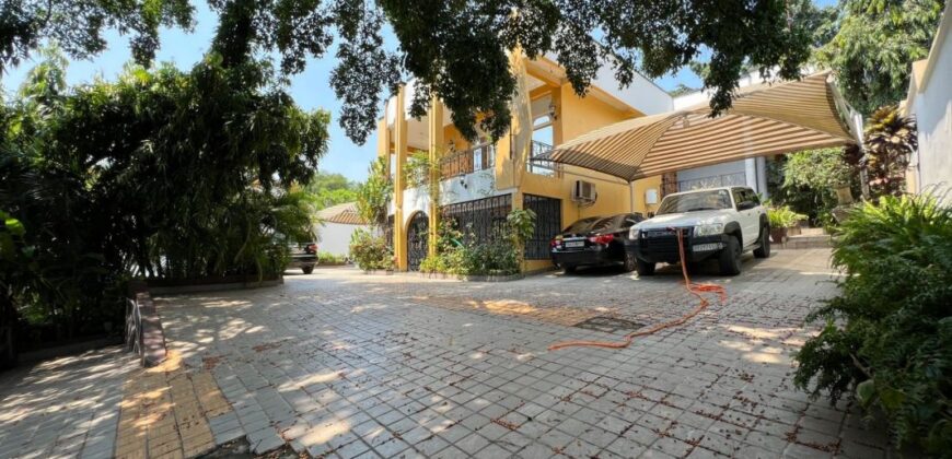 SUPERB VILLA OF 2800m² WITH 6 BEDROOM BUILDING IN KINSHASA-NGALIEMA