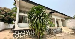 PROPERTY OF 739m² WITH A LARGE BUILDING WITH 4 BEDROOMS ON KINSHASA-NGALIEMA