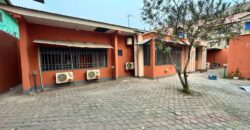 SALE: 435m² PLOT WITH 2 BEDROOM BUILDING ON KINSHASA-GOMBE