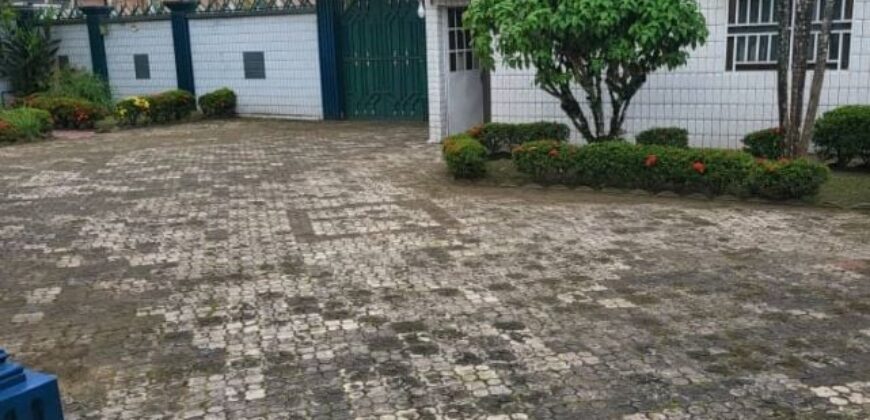 DUPLEX EN VENTE À Douala, 300,000,000 CFA