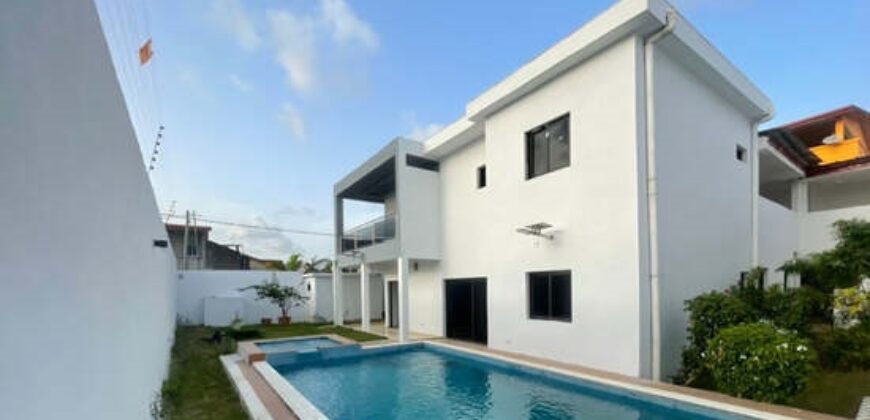 VILLA DUPLEX 6 PIÈCES HAUT STANDING AVEC PISCINE À VENDRE À COCODY RIVIERA 4 CITÉ VERDOYANTE, ABIDJAN, 350 000 000 FCFA N