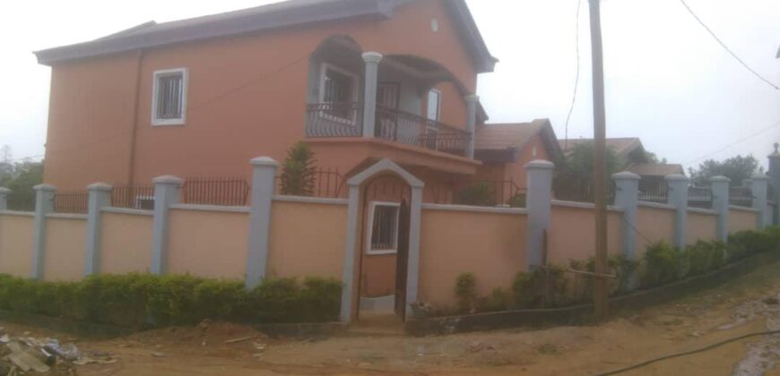 BELLE VILLA EN DUPLEX A VENDRE, YAOUNDE, 98 000 000 FCFA