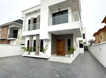 5 Bedroom House for Sale in Lekki 600000000 Naira