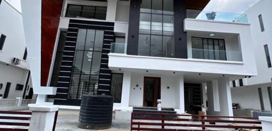 5 Bedroom House for Sale in Lekki 750000000 Naira