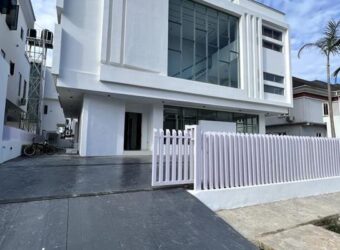 5 Bedroom House for Sale in Lekki, Lagos 610000000 Naira