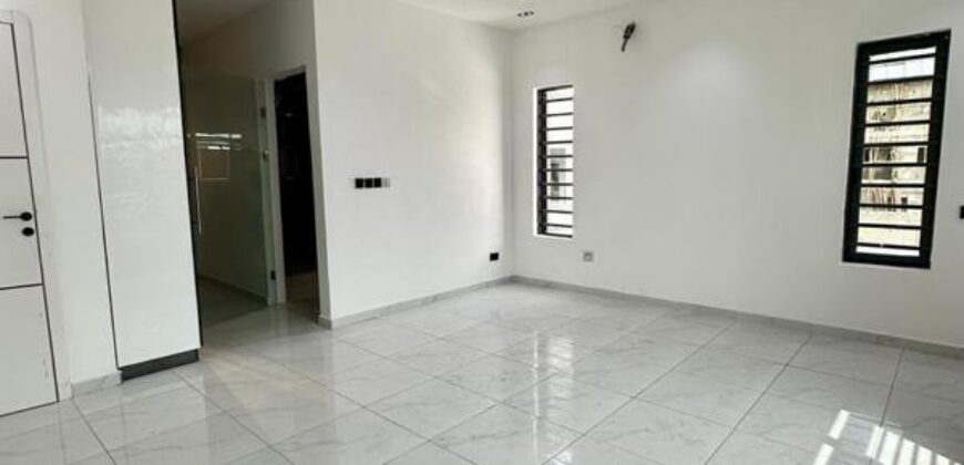 5 Bedroom House for Sale in Lekki 190000000 Naira.