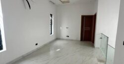 5 Bedroom House for Sale in Lekki, Lagos for 280 000 000 Naira