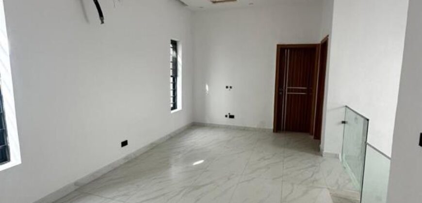 5 Bedroom House for Sale in Lekki, Lagos for 280 000 000 Naira