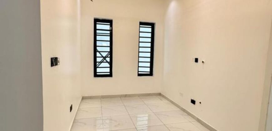 5 Bedroom House for Sale in Lekki 190000000 Naira.