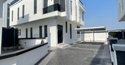 LUXURY 5 BEDROOM FULLY DETACHED DUPLEX