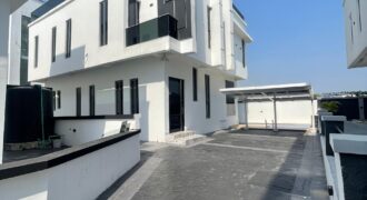 LUXURY 5 BEDROOM FULLY DETACHED DUPLEX