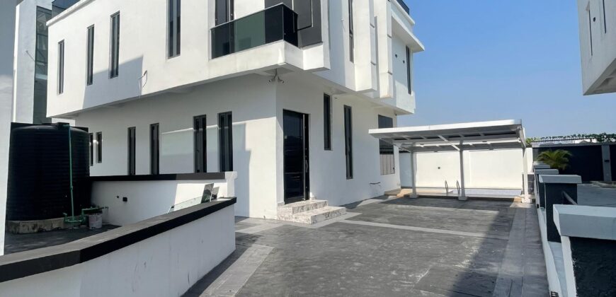 LUXURY 5 BEDROOM FULLY DETACHED DUPLEX