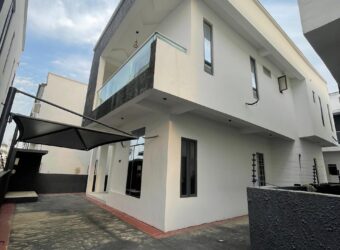 5 BEDROOM FULLY DETACHED DUPLEX