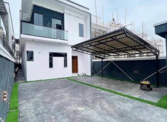 5 BEDROOM FULLY DETACHED DUPLEX