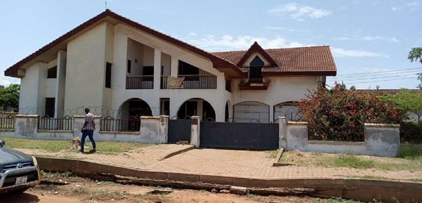 6BEDROOM HOUSE FOR SALE AT SAKUMONO, ACCRA