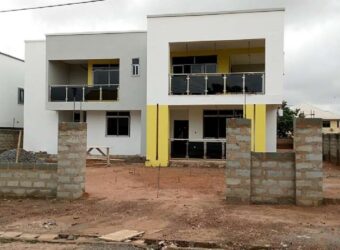 9 Bedrooms house for sale at Tema, Ghana