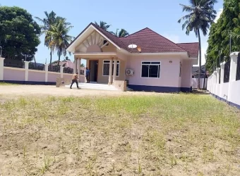 House for rent at Bahari beach