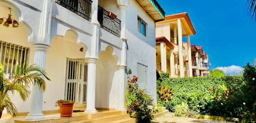 Maison (Villa) à vendre | Meublé, Yaoundé, 350 000 000 Fcfa