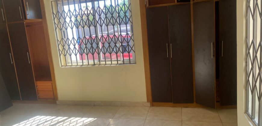 3BEDROOM HOUSE FOR RENT AT WEST LAND.