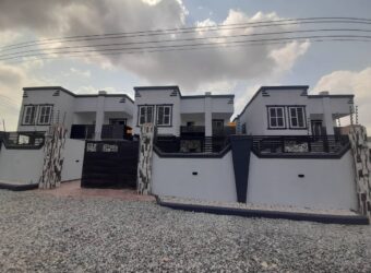 NEWLY BUILT EXECUTIVE 4BEDROOM HOUSE FOR SALE AT LAKESIDE ESTATE.