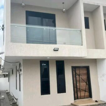 Exexutive 3Bedroom House for sale@ Ashongman estate