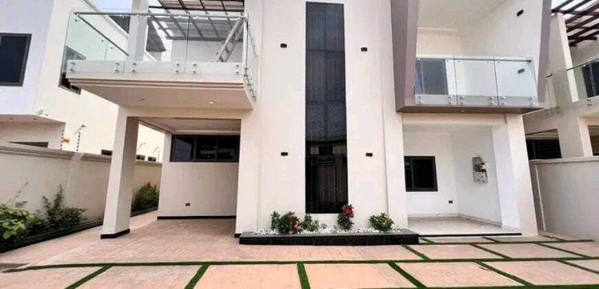 Exexutive 5Bedroom House@ EAST LEGON Mempasem