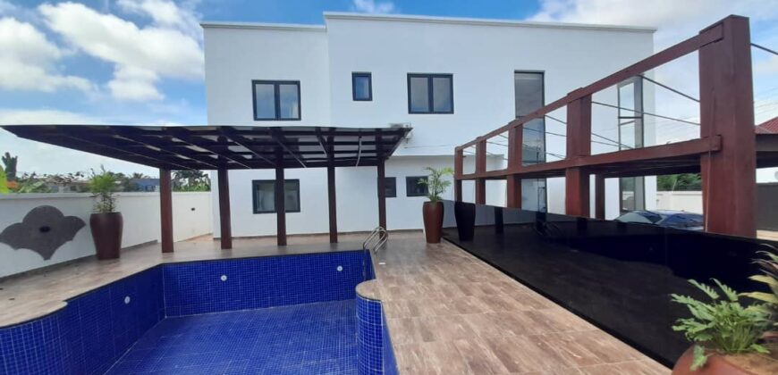 5BEDROOM WITH 1BEDROOM STAFF QUARTERS AND A SWIMMING POOL HOUSE FOR SALE.