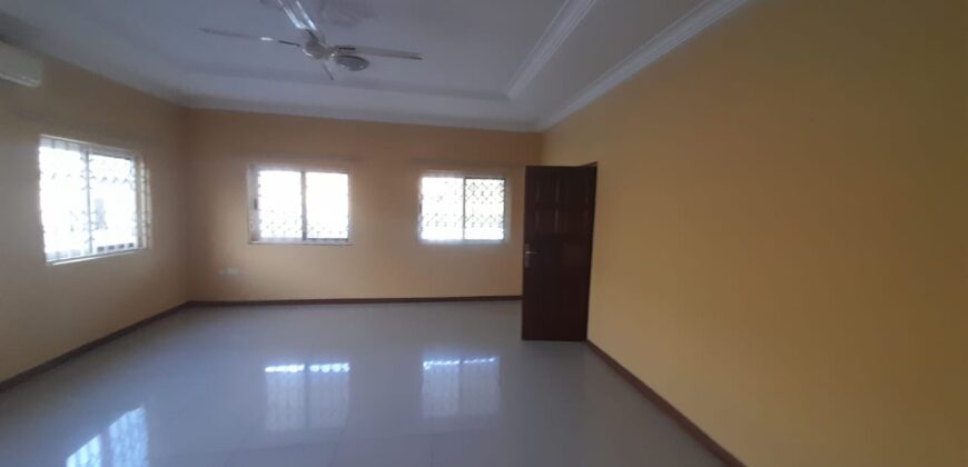 5BEDROOM WITH 1BEDROOM STAFF QUARTERS AND SECURITY POST SELF COMPOUND HOUSE FOR RENT AT WEST LAND.