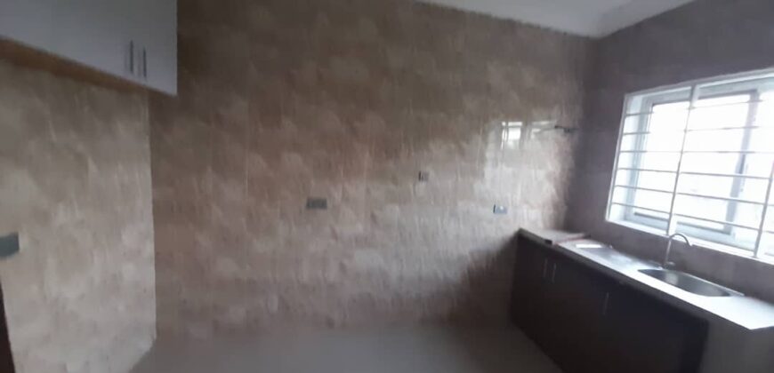 Newly built 2brm all rooms en-suite apartments for rent at Oyarifa tollbooth.