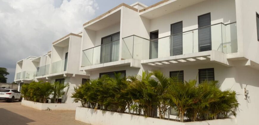 3BEDROOM WITH 1BEDROOM STAFF QUARTERS FULLY FURNISHED TOWNHOUSE FOR SALE AT HAATSO BOSHEY