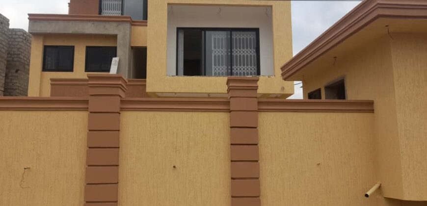 NEWLY 5BEDROOM WITH SECURITY POST HOUSE FOR SALE TSE At ADDO