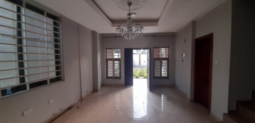 3BEDROOM APARTMENT FOR RENT AT EAST AIRPORT