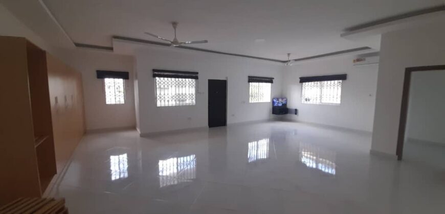 4BEDROOM WITH 1BEDROOM STAFF QUARTERS SELF COMPOUND HOUSE FOR RENT.