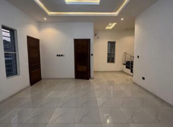 DECENTLY FINISHED LUXURY 5 BED FULLY DETACHED DUPLEX WITH BQ