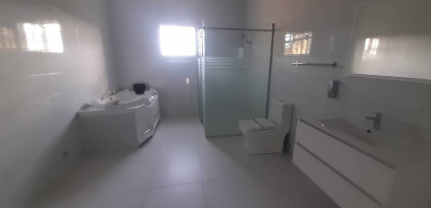 4BEDROOM WITH 1BEDROOM STAFF QUARTERS SELF COMPOUND HOUSE FOR RENT.