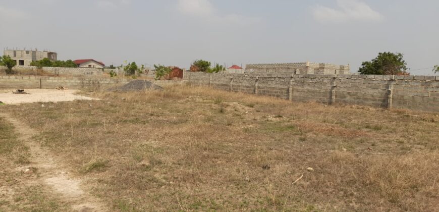 REGISTERED LAND TITLE CERTIFICATE 2 PLOT OF LAND FOR SALE AT TEMA COMMUNITY 25 IN A GATED COMMUNITY GREEN ESTATE.