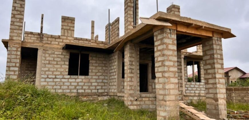 Uncompleted 6bedrooms all ensuite for sale at Amasman Doblo