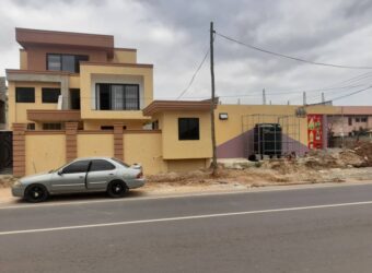 NEWLY 5BEDROOM WITH SECURITY POST HOUSE FOR SALE TSE At ADDO