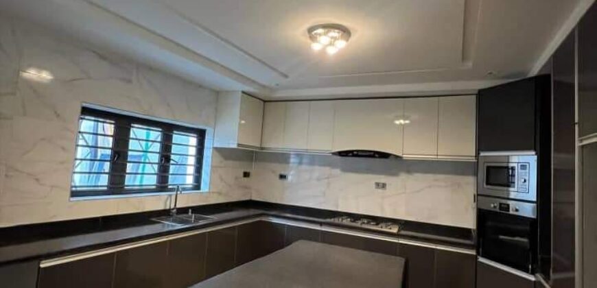 5 BEDROOM , SEMI-DETACHED HOUSE FOR SALE AT KADO, ABUJA