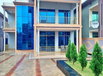 OASIS OF A 5 BEDROOM HOUSE FOR RENT AT RWANDA-GACURIRO