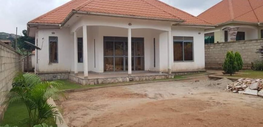 House for sale in Kitende Kitovu