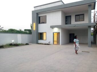 Exexutive all ensuite 4Bedroom house for ssle@ ACP estate