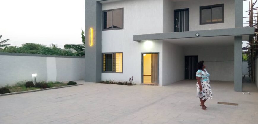 Exexutive all ensuite 4Bedroom house for ssle@ ACP estate