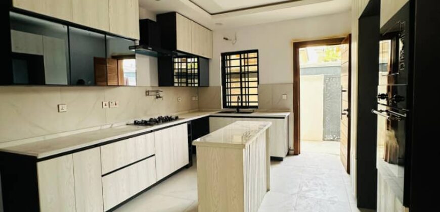 Smartly Built 4 Bedroom Terrace Duplex With BQ 270000000 Naira