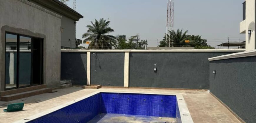 Smartly Built 4 Bedroom Terrace Duplex With BQ 270000000 Naira