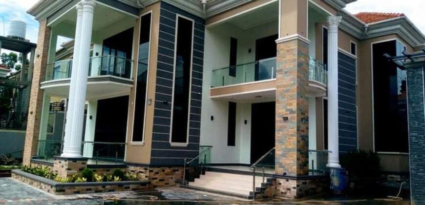 PERFECT PRETTY OF A 5BEDROOM HOUSE FOR SALE AT UGANDA -KIIRA