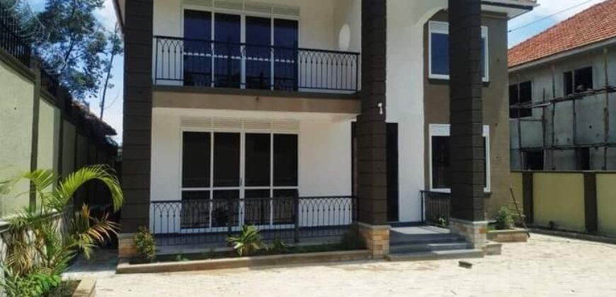 A LUXURIOUS 5BEDROOM HOUSE FOR SALE AT UGANDA -KIRA