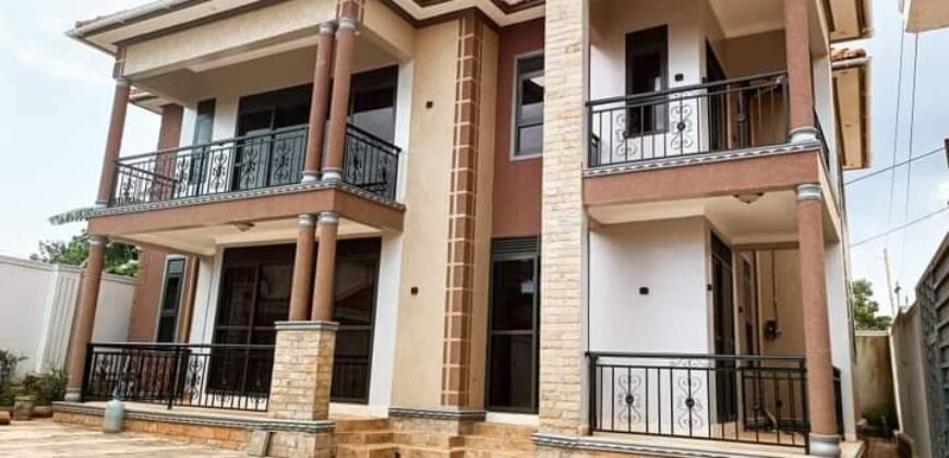 RIGHT PLACE OF A 4 BEDROOM HOUSE FOR SALE AT UGANDA KITENDE, ENTEBBE